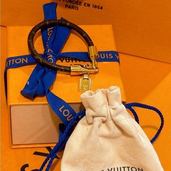 Authentic Louis Vuitton Brown Monogram Luck It Bracelet✨ - Picture 6 of 10